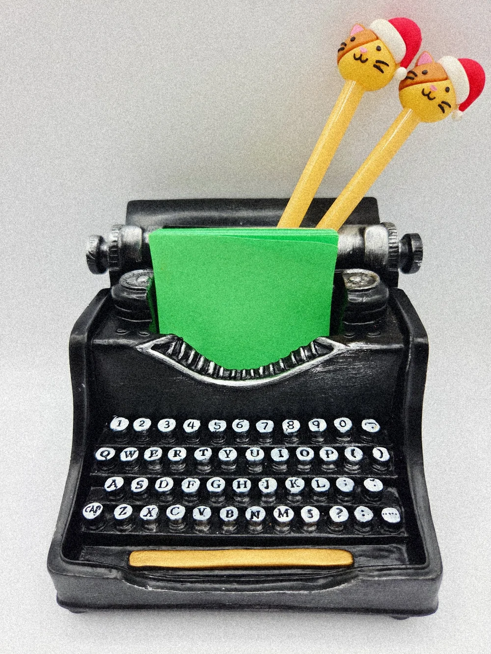 Black Retro Typewriter Pencil Holder